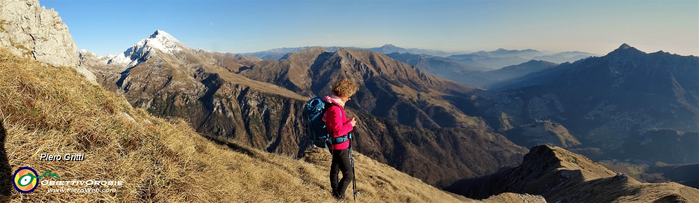 79 Panoramica sulla cresta del Monte Arale.jpg